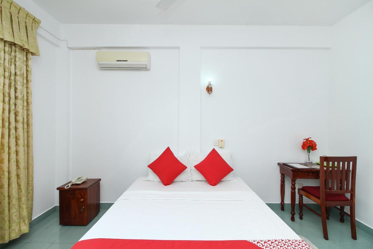 Oyo 290 Night Station Hotel Панадуру Экстерьер фото